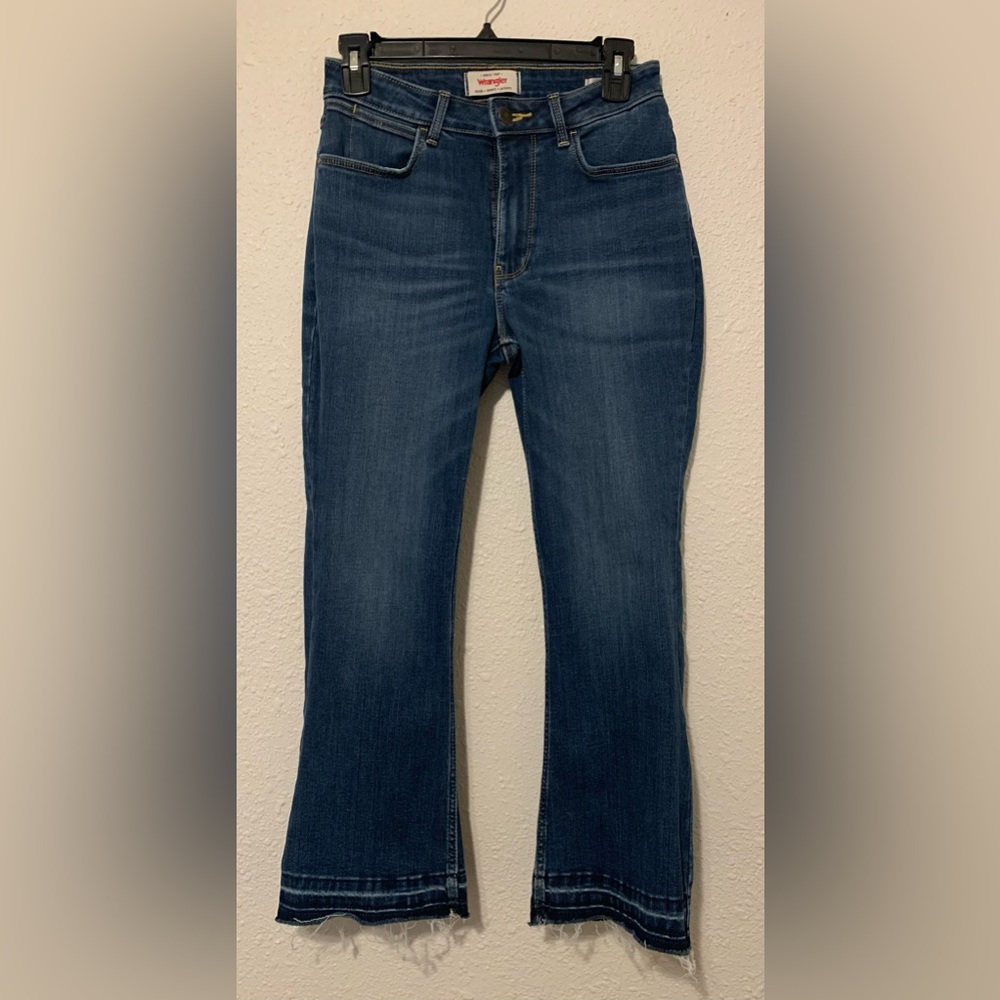 Wrangler Women’s Kick Flare High Rise Crop Jean